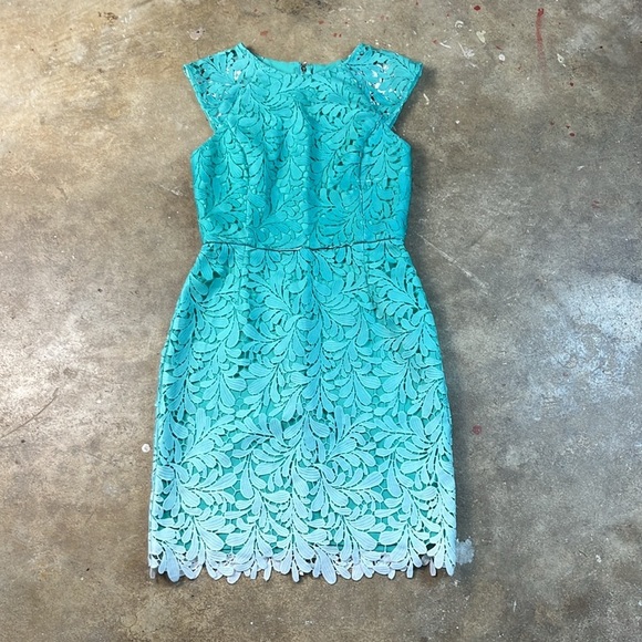 Adelyn Rae Seagram Lace Dress with underlay
Size: XS - Picture 2 of 5